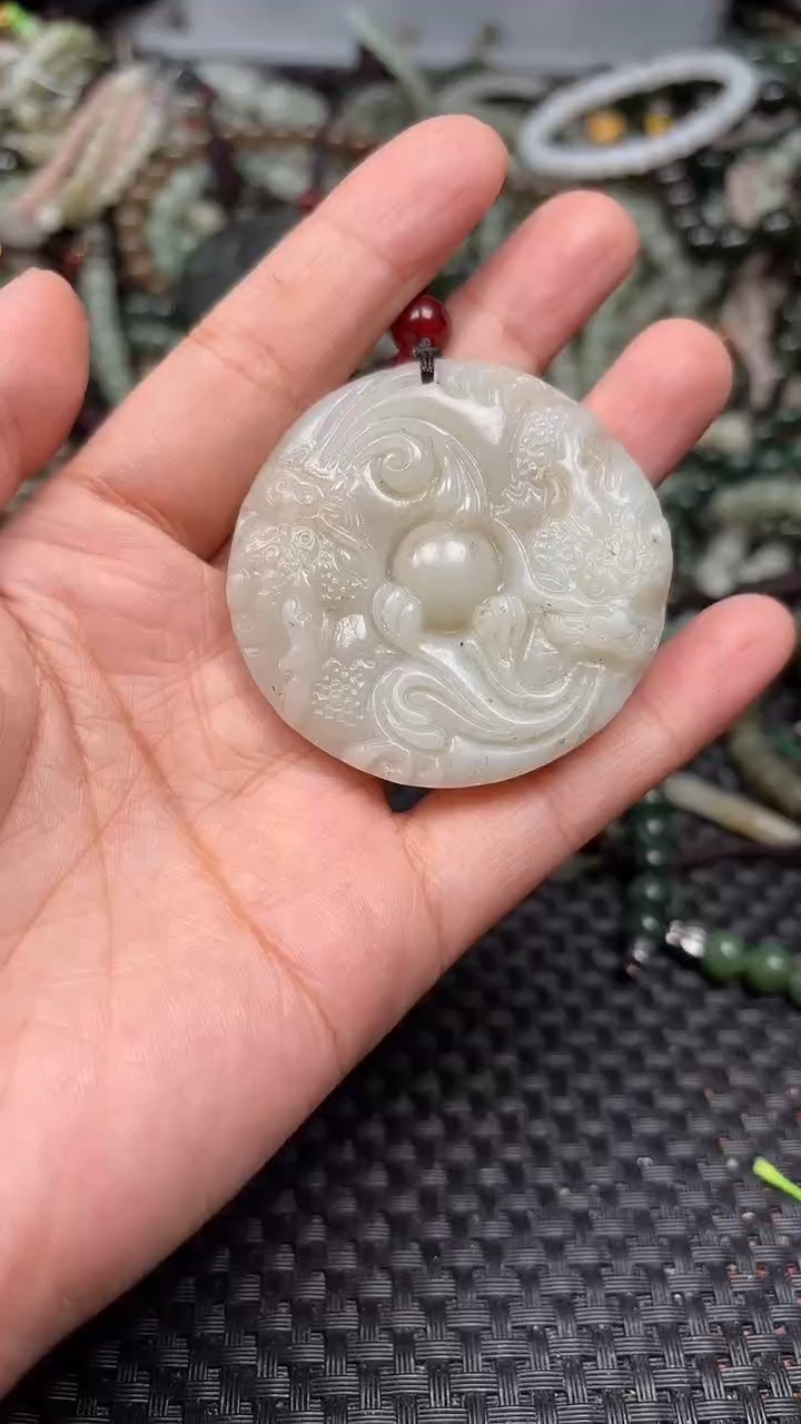 颈饰未镶嵌和田玉1