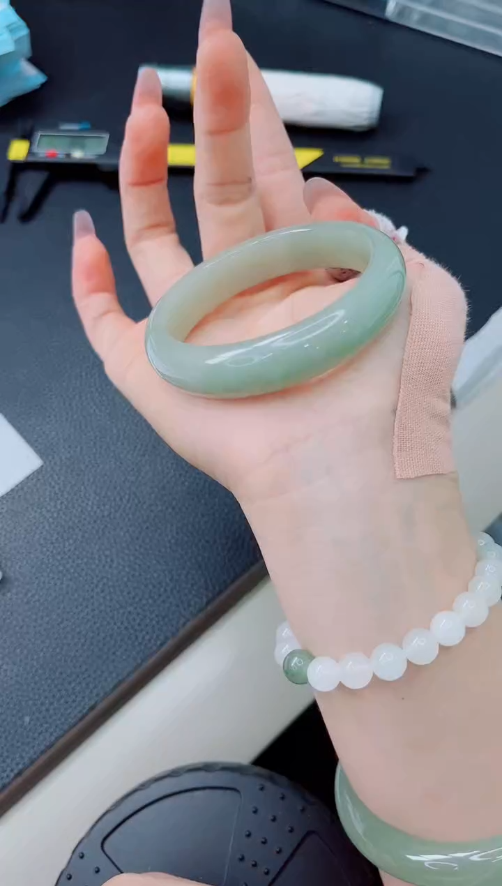 石英质玉手镯未镶嵌261-54.6