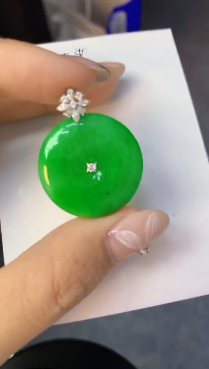 颈饰18K金镶嵌翡翠天然缅甸a货翡翠百元以上9元证书费自理