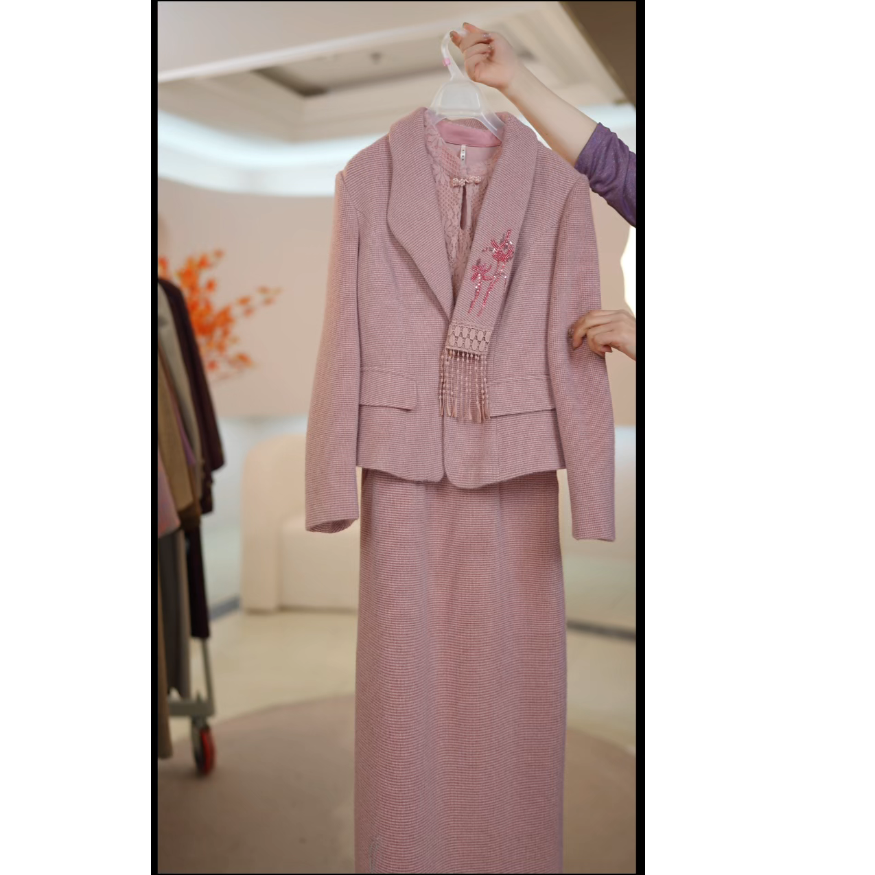 【瑕疵品】时尚长袖气质修身中长裙女装两件套501