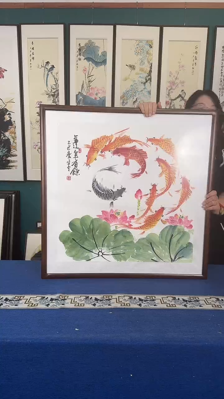 国画83*83荷花鱼实木装裱