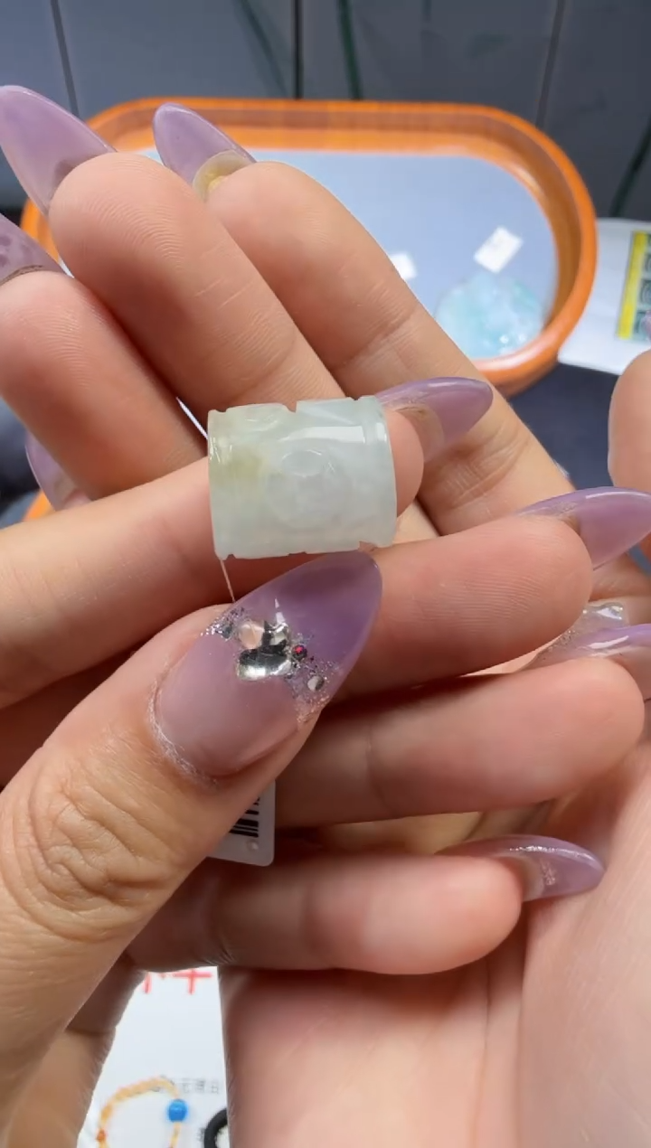 翡翠未镶嵌颈饰057.。。。