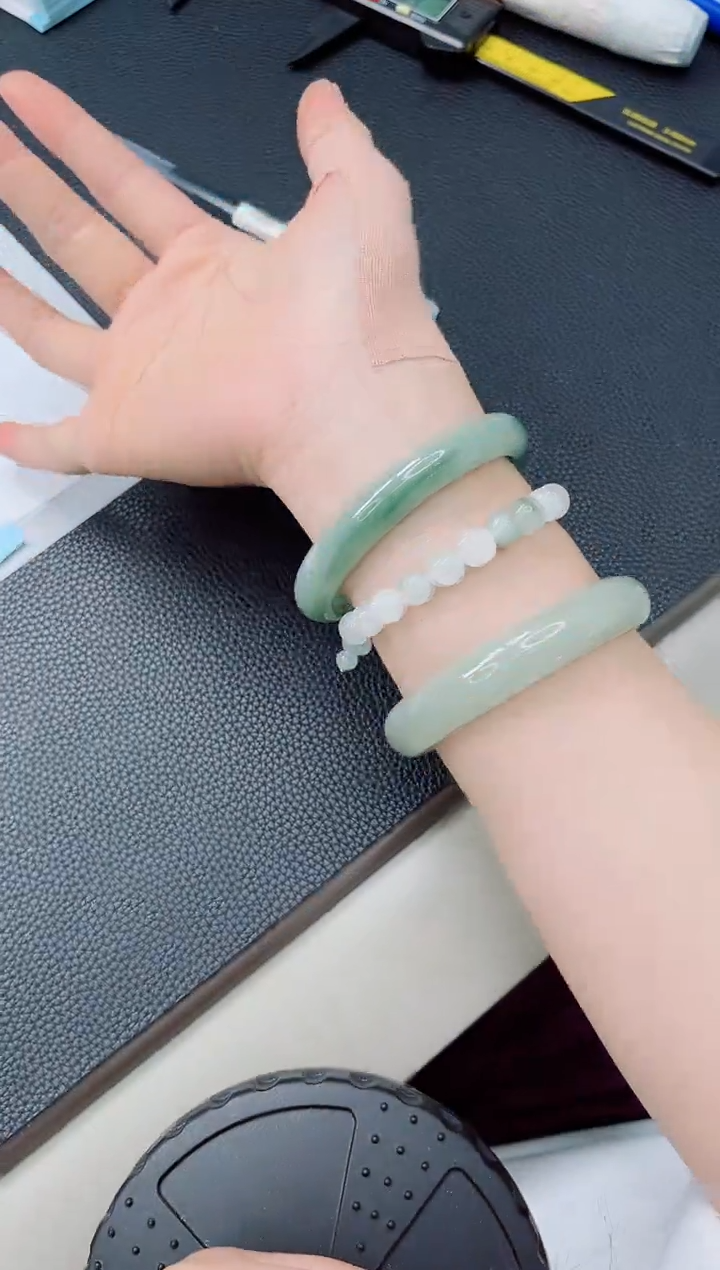 石英质玉手镯未镶嵌138-58.9