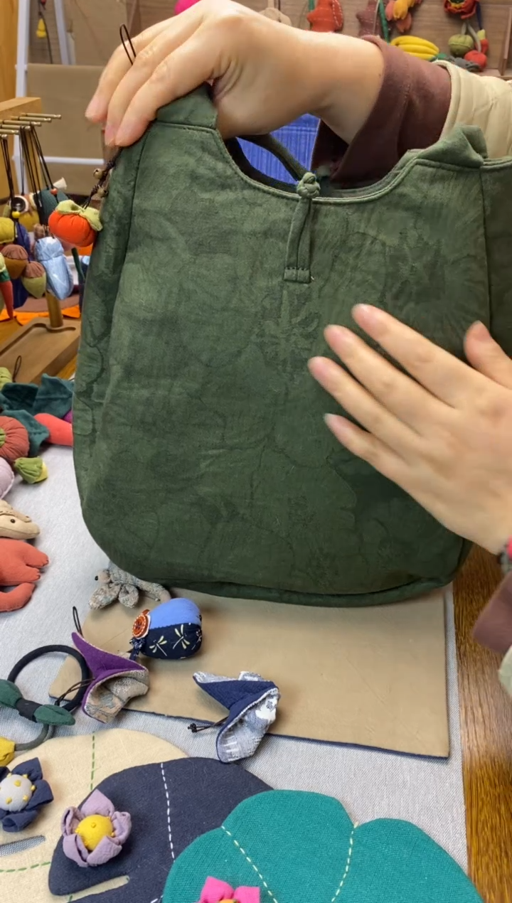 蛋形手提包（绿色）+小柿子手机挂