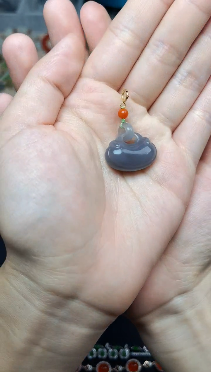 和田玉18K金镶嵌颈饰烟紫如意锁06