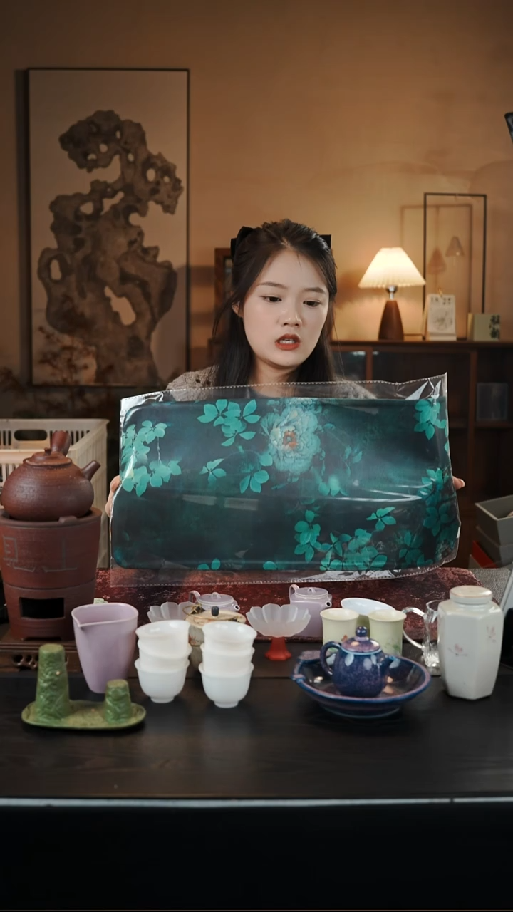 瓷片（阿萌茶事）（阿萌茶事）