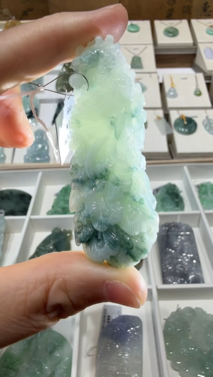 翡翠挂件未镶嵌A货翡翠多样性孤品