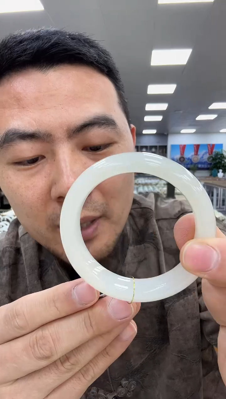 【闪购商品】和田玉手镯未镶嵌55-56  194