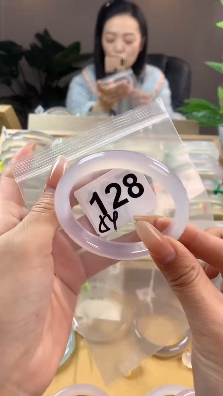 【闪购商品】玛瑙/玉髓手镯未镶嵌128