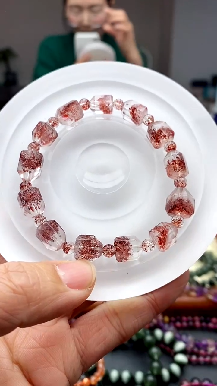 【闪购商品】水晶手链未镶嵌金草莓 