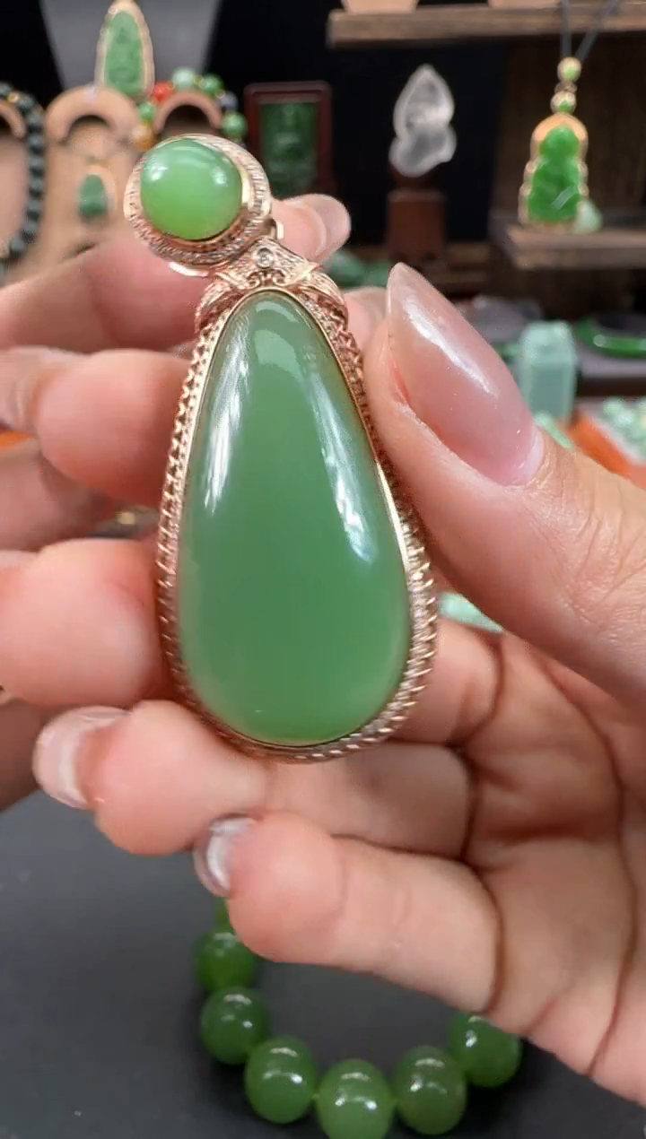 【闪购商品】和田玉（碧玉）吊坠18K金镶嵌1