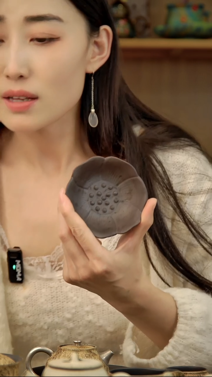 言野手作 岩矿莲花杯