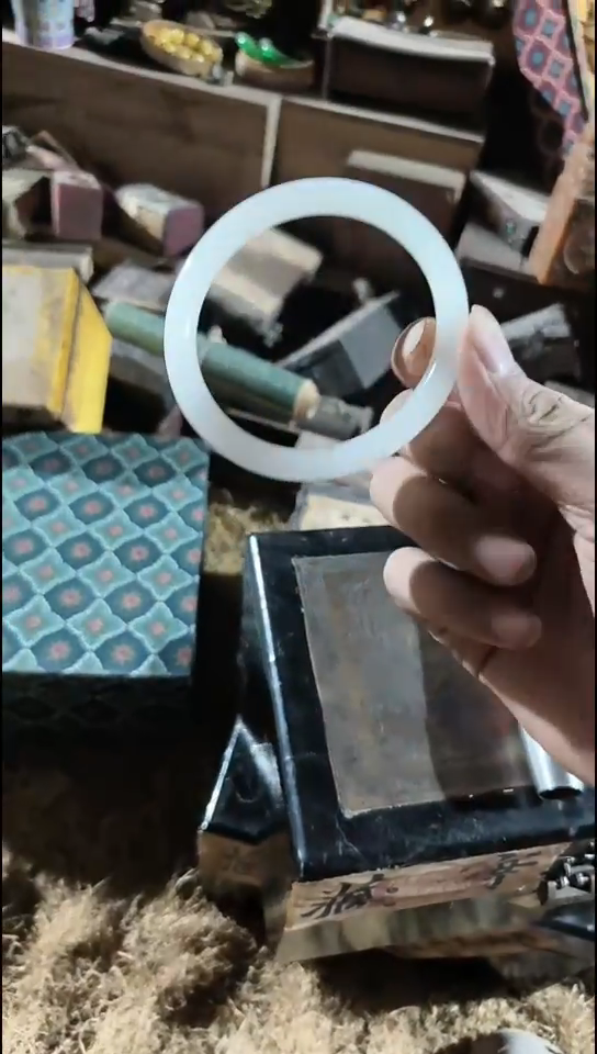香榧木（1个白色镯子）
