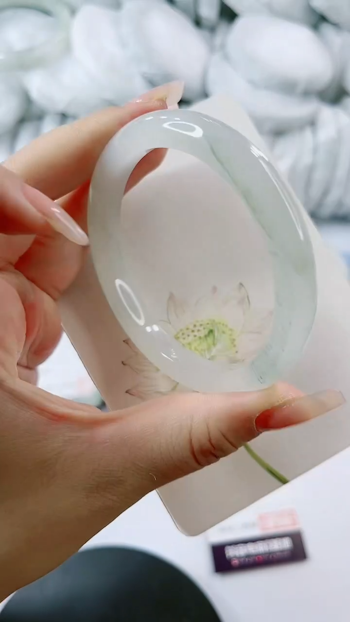 【闪购商品】石英质玉手镯未镶嵌0078894195-多样性发货