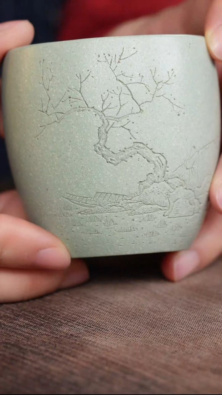 高温本绿刻绘枯树紫砂杯