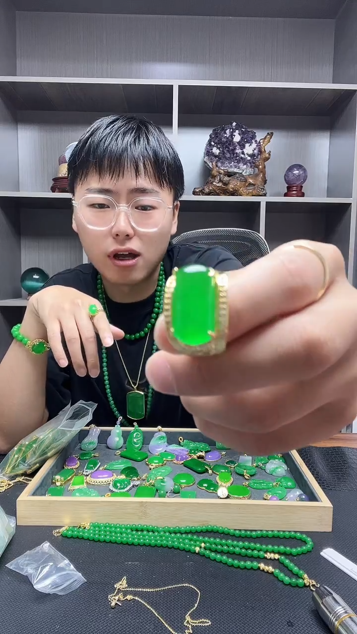 翡翠戒指14K金镶嵌戒指