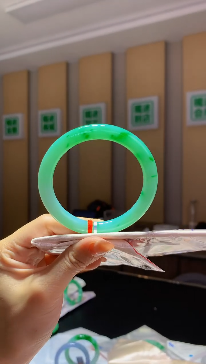 未镶嵌手镯翡翠-K303 圈口60.5 全款8.5万 定金2万