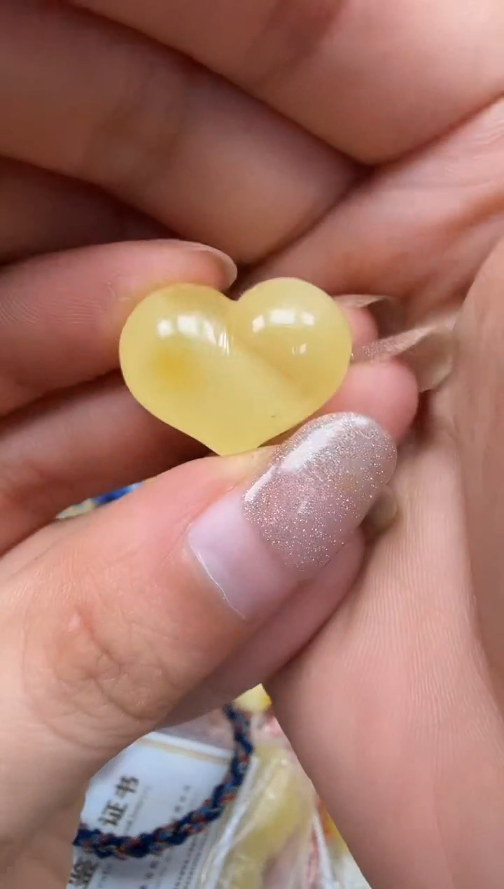 裸石琥珀未镶嵌如图