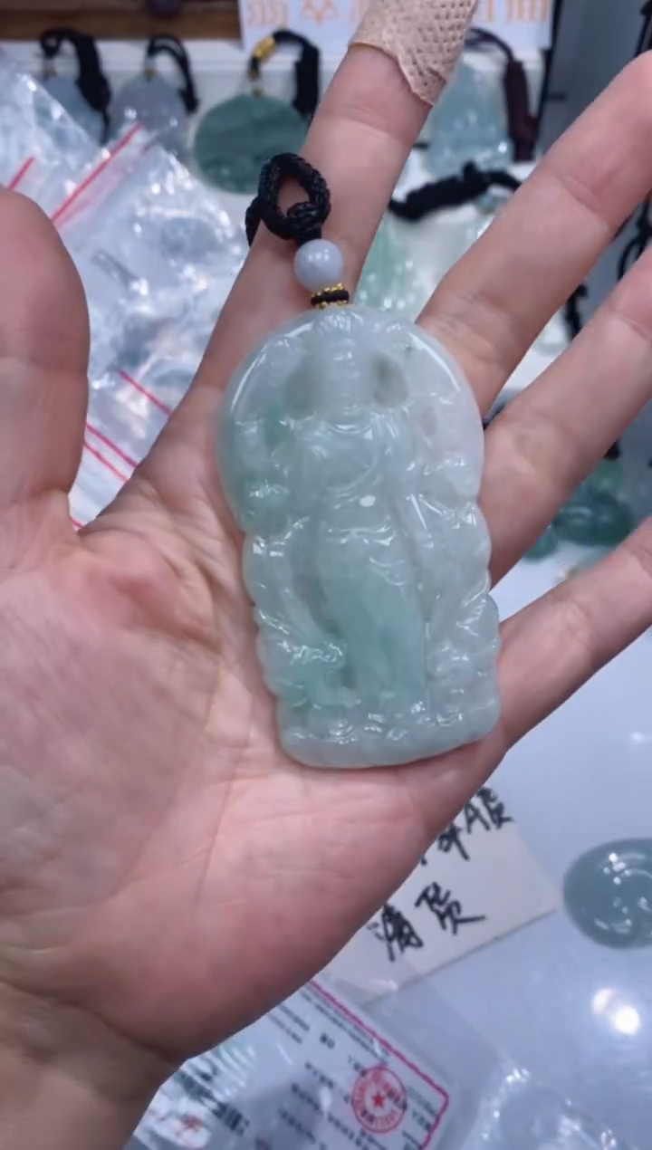 颈饰未镶嵌翡翠吊坠