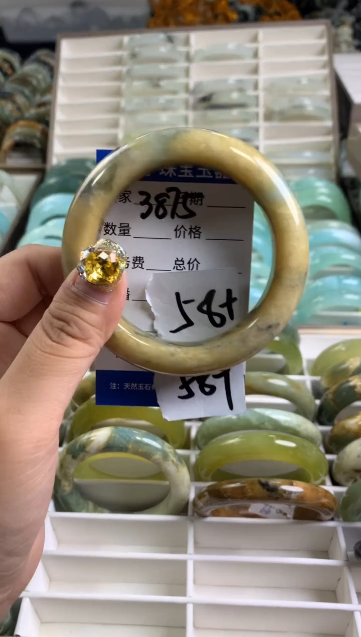【闪购商品】蛇纹石玉手镯未镶嵌3875