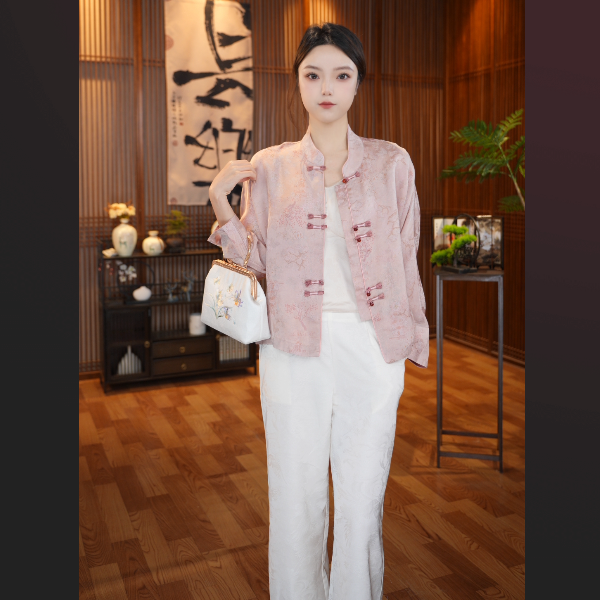 《樱花粉》2025新中式气质显瘦国风女装外套