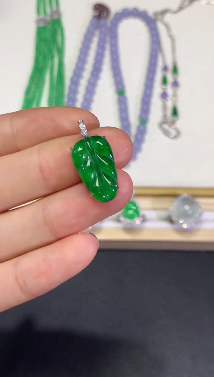 【闪购商品】翡翠颈饰18K金镶嵌团购2