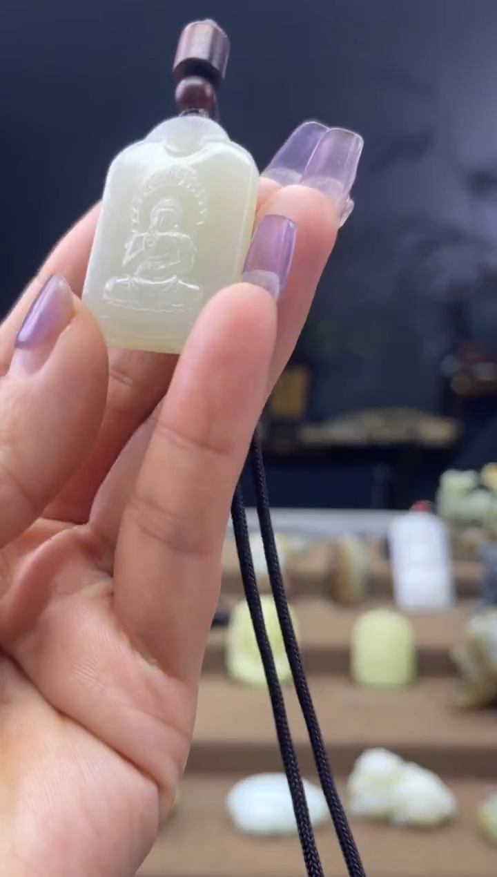 颈饰未镶嵌和田玉1