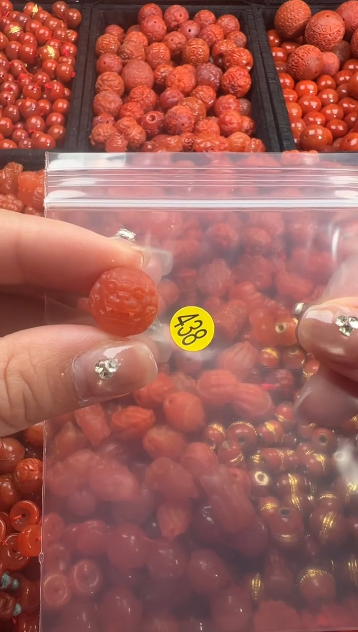 南红玛瑙未镶嵌颈饰1