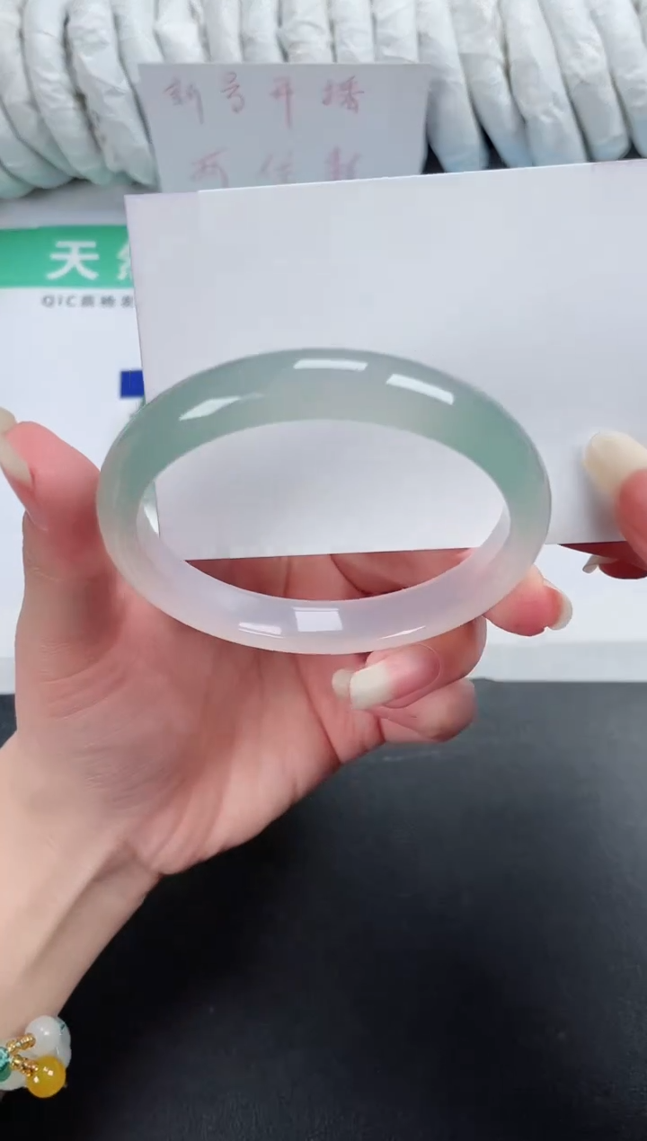 【闪购商品】石英质玉手镯未镶嵌335-60