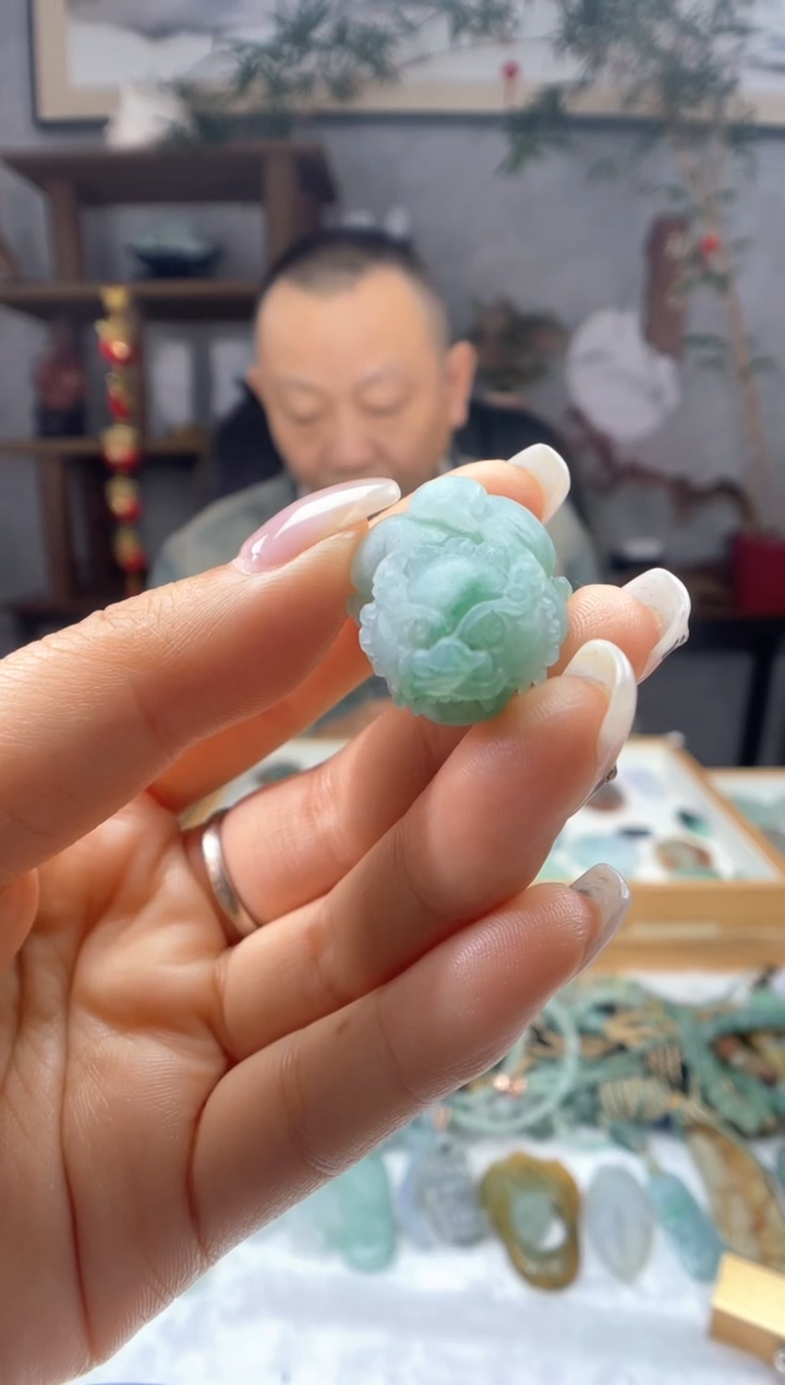 定制翡翠未镶嵌貔貅