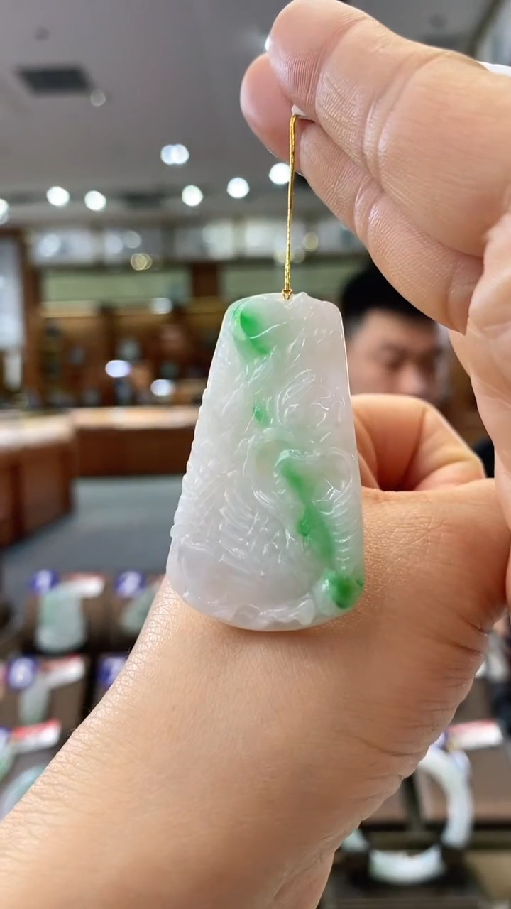 【闪购商品】翡翠颈饰未镶嵌孔雀