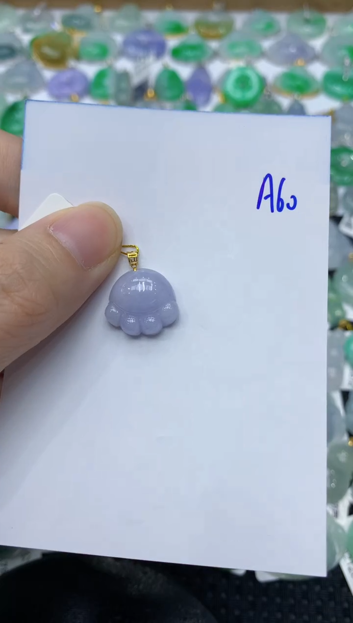 翡翠18K金镶嵌颈饰111111111