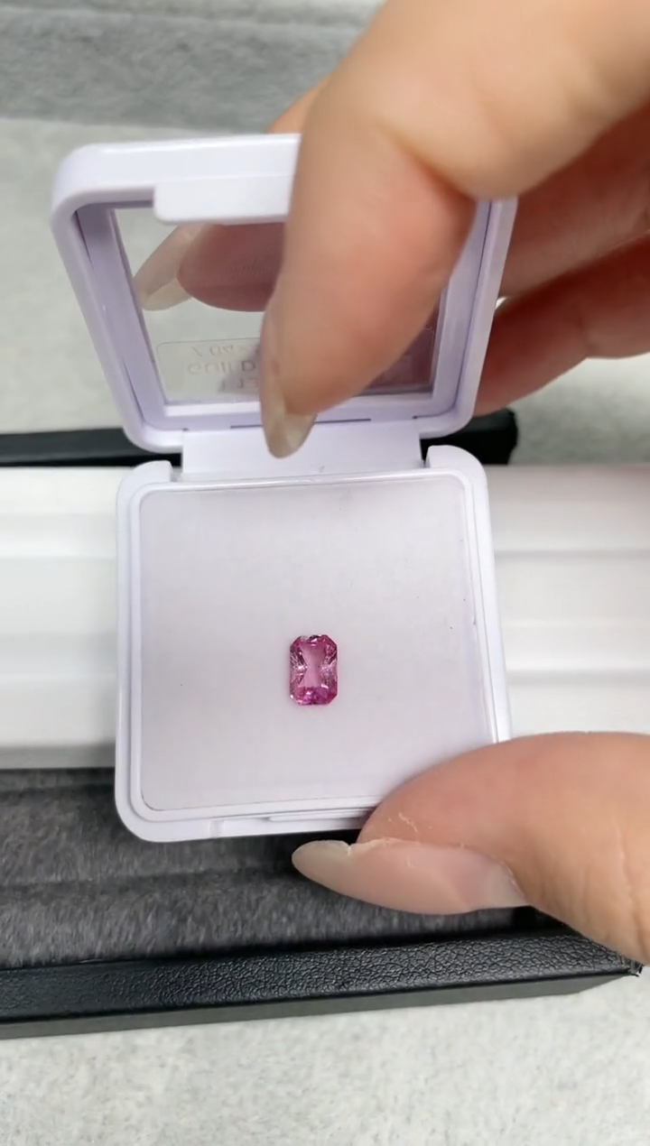 【闪购商品】彩色蓝宝石裸石未镶嵌1.13ct帕帕拉恰吉尔德