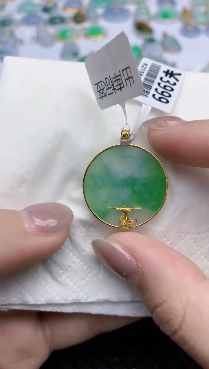 【闪购商品】翡翠颈饰18K金镶嵌天然翡翠A货