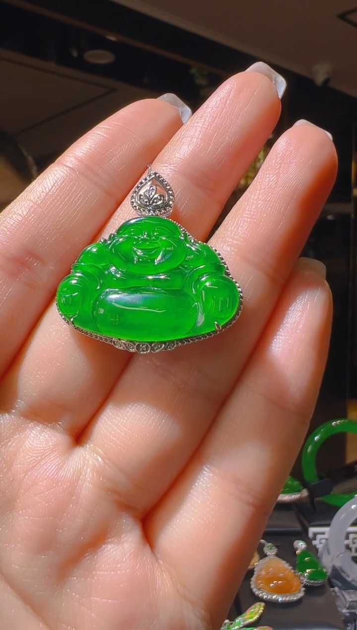 【闪购商品】翡翠吊坠(赠链)18K金镶嵌131     