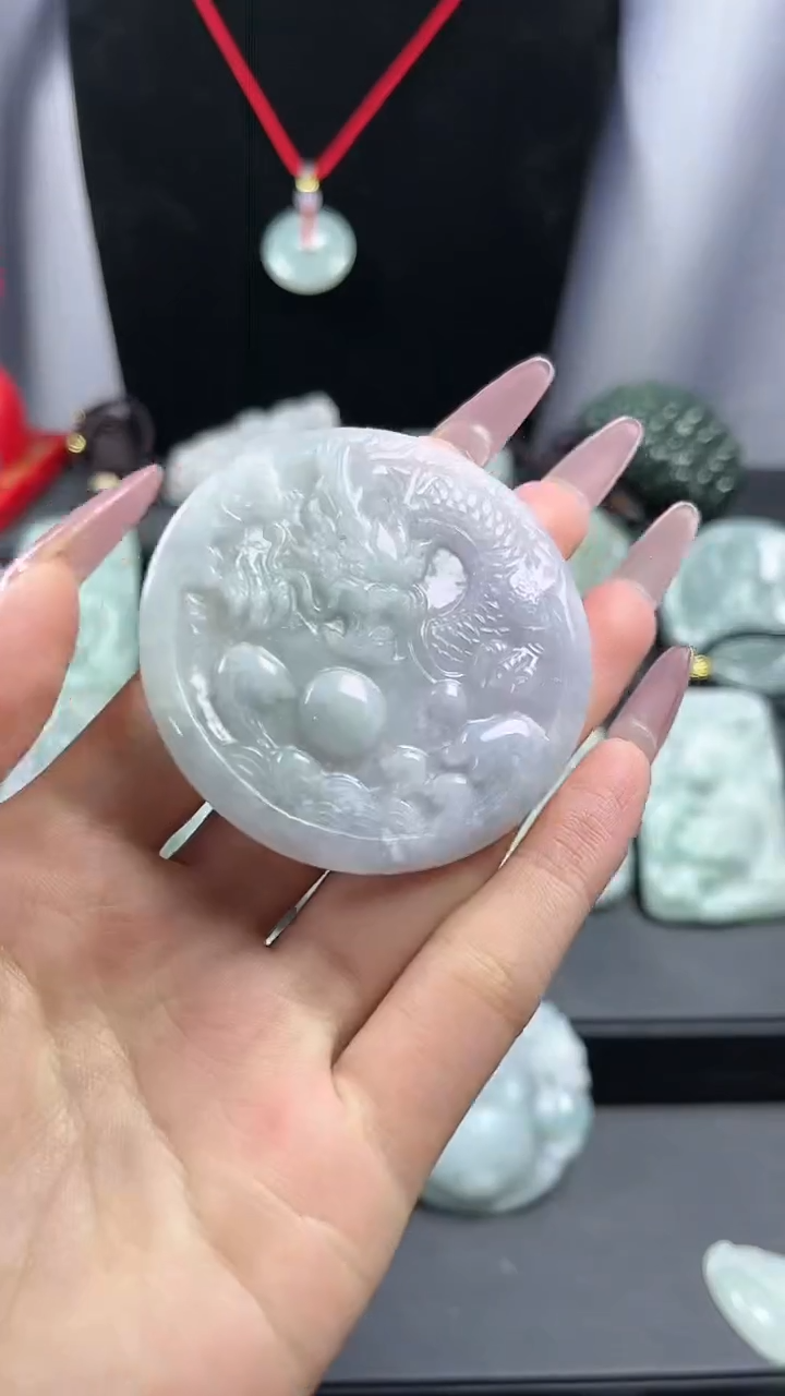 【闪购商品】翡翠颈饰未镶嵌龙牌