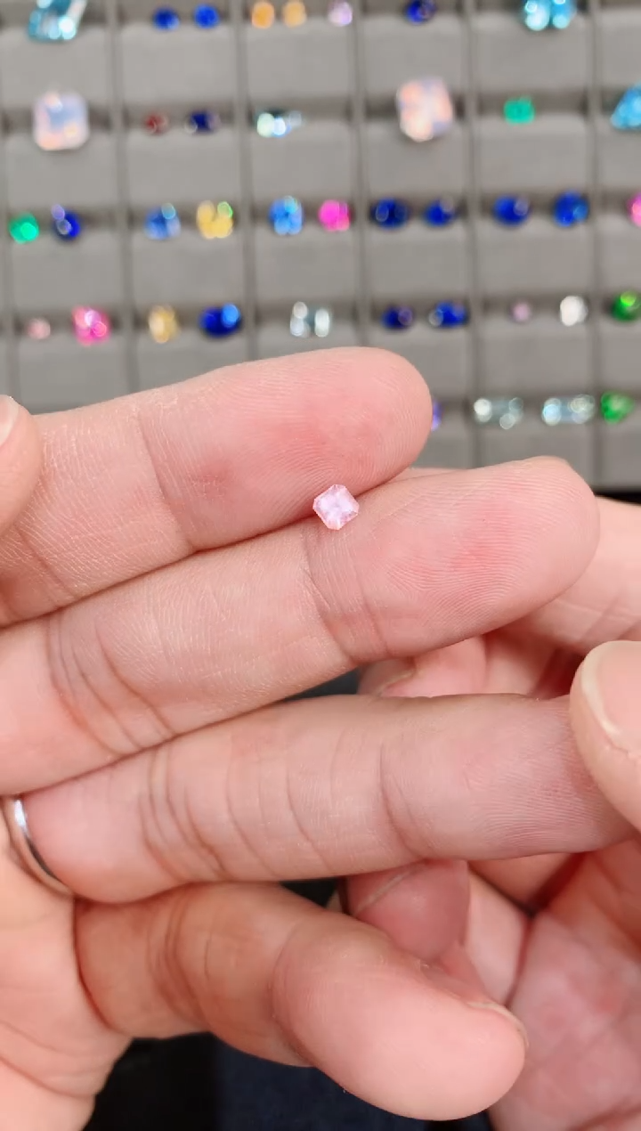 【闪购商品】蓝宝石裸石未镶嵌0.4CT蓝宝石