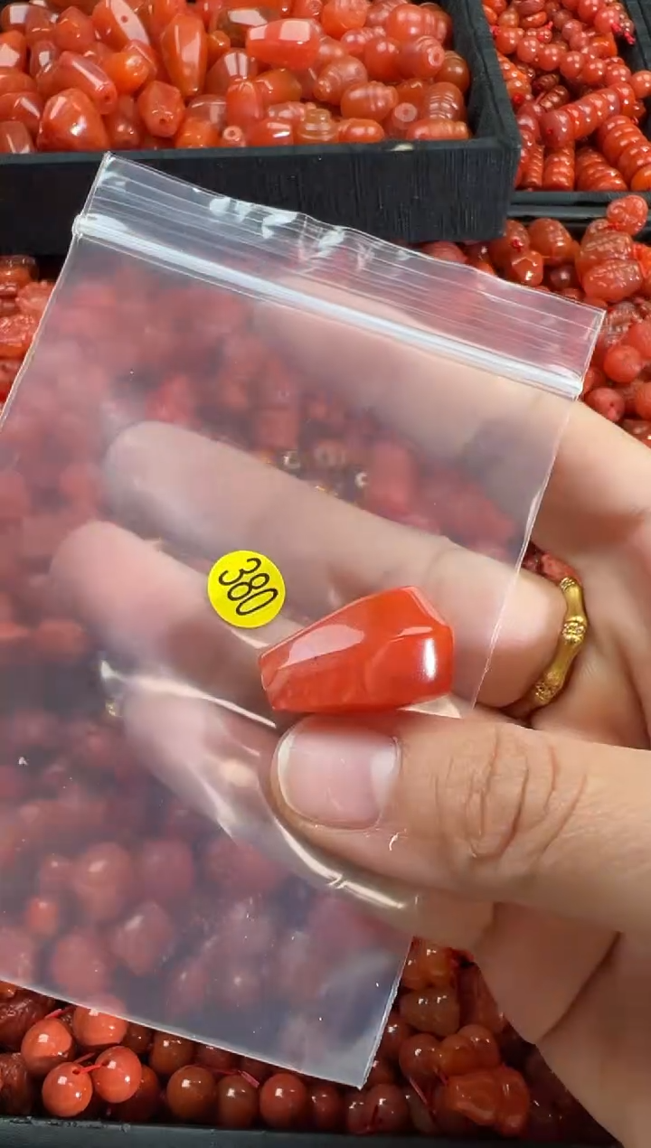 【闪购商品】南红玛瑙颈饰未镶嵌1