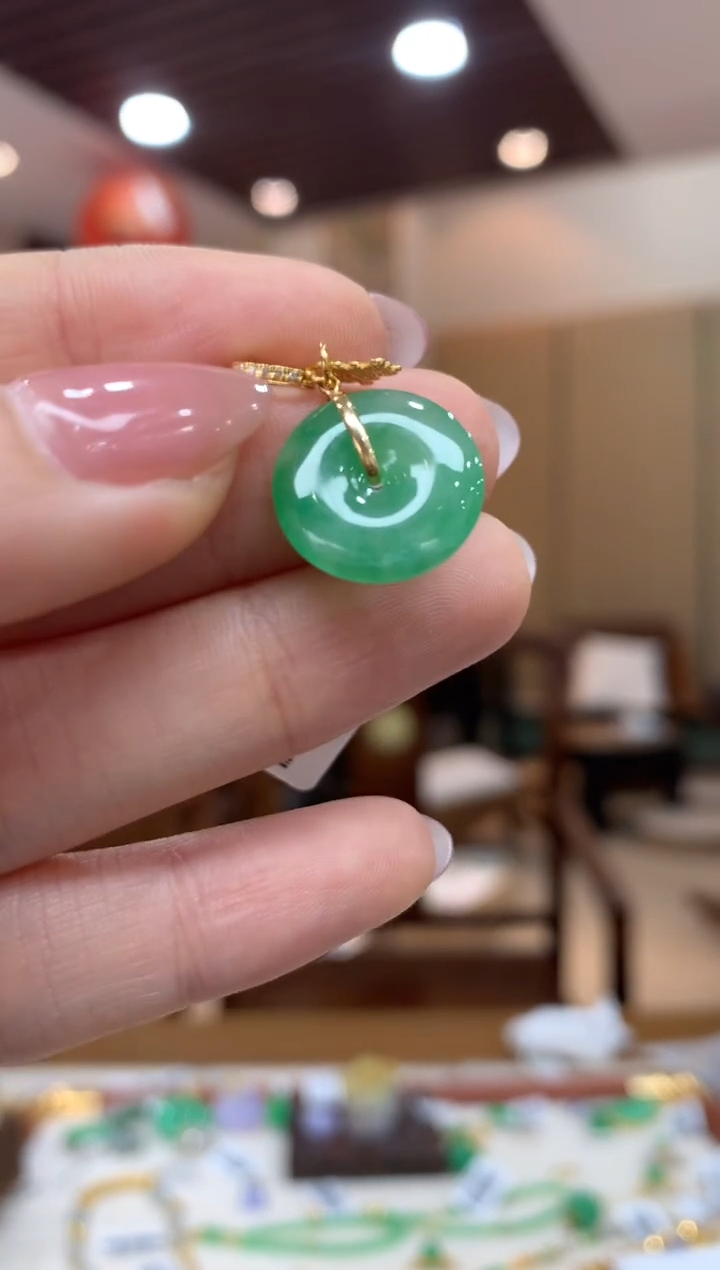 吊坠(不含链)18K金镶嵌翡翠平安扣