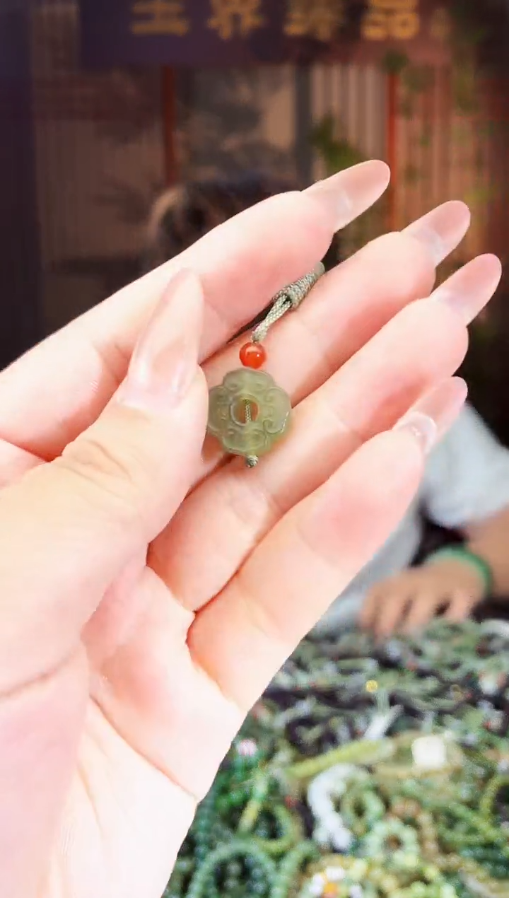 和田玉未镶嵌颈饰拍一发一