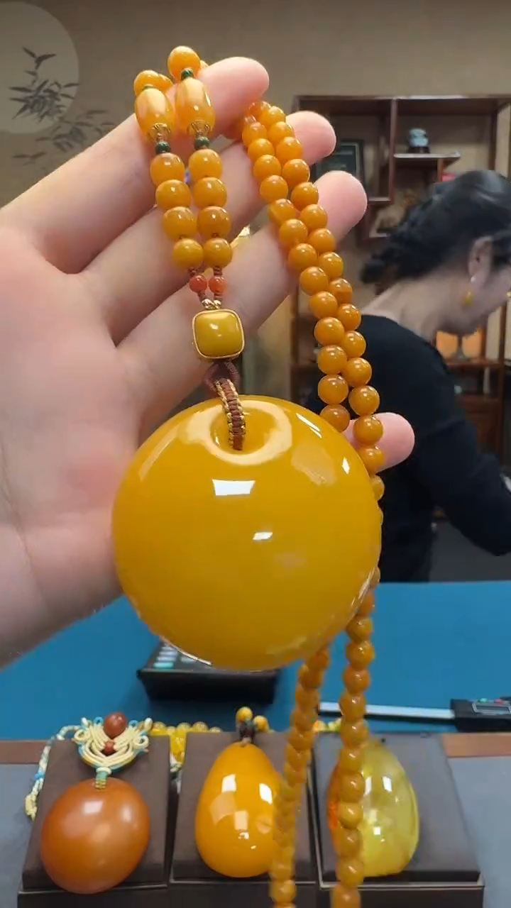 琥珀吊坠(赠链)未镶嵌天然保真蜜蜡公主扣套装