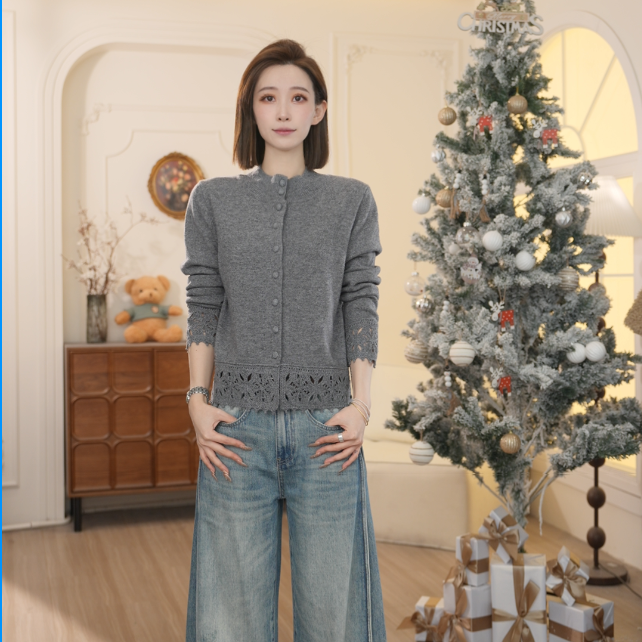 Basic House/百家好2026早春新款镂空花边单排扣圆领毛衣女NDR14