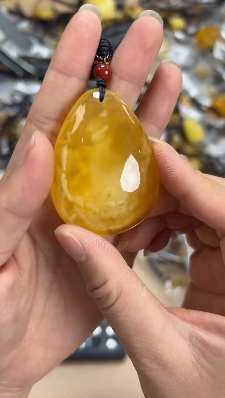 【闪购商品】琥珀裸石未镶嵌蜜蜡吊坠