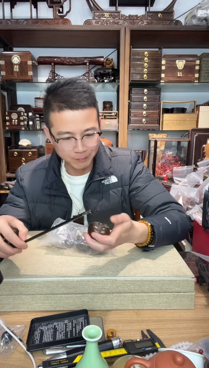 乌木类书架507黄杨做旧手把件