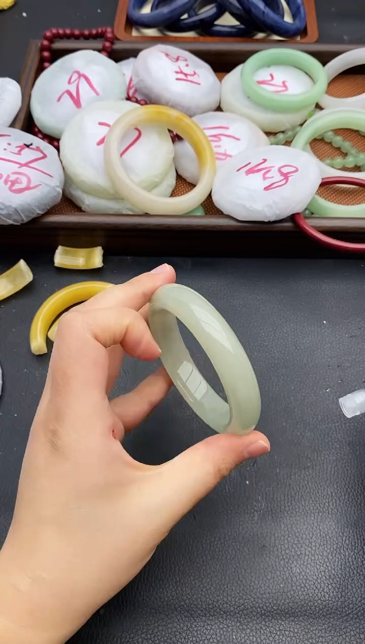 未镶嵌手镯石英质玉115+55/56