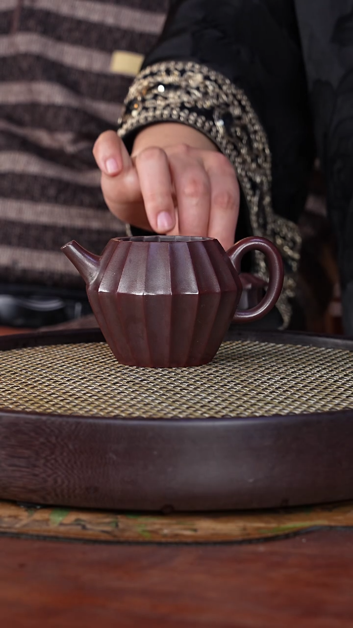 【闪购商品】紫砂茶壶杨军保17-60 古乌泥筋250c