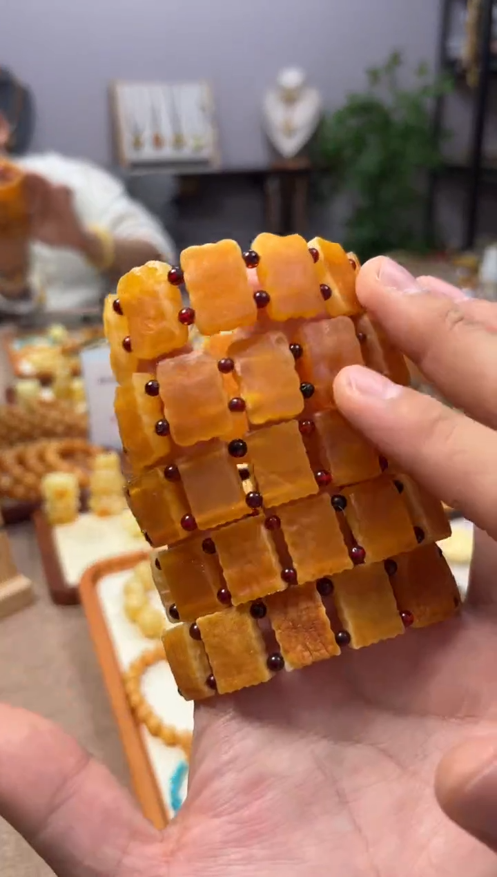 【闪购商品】蜜蜡裸石未镶嵌多样性发一件手串