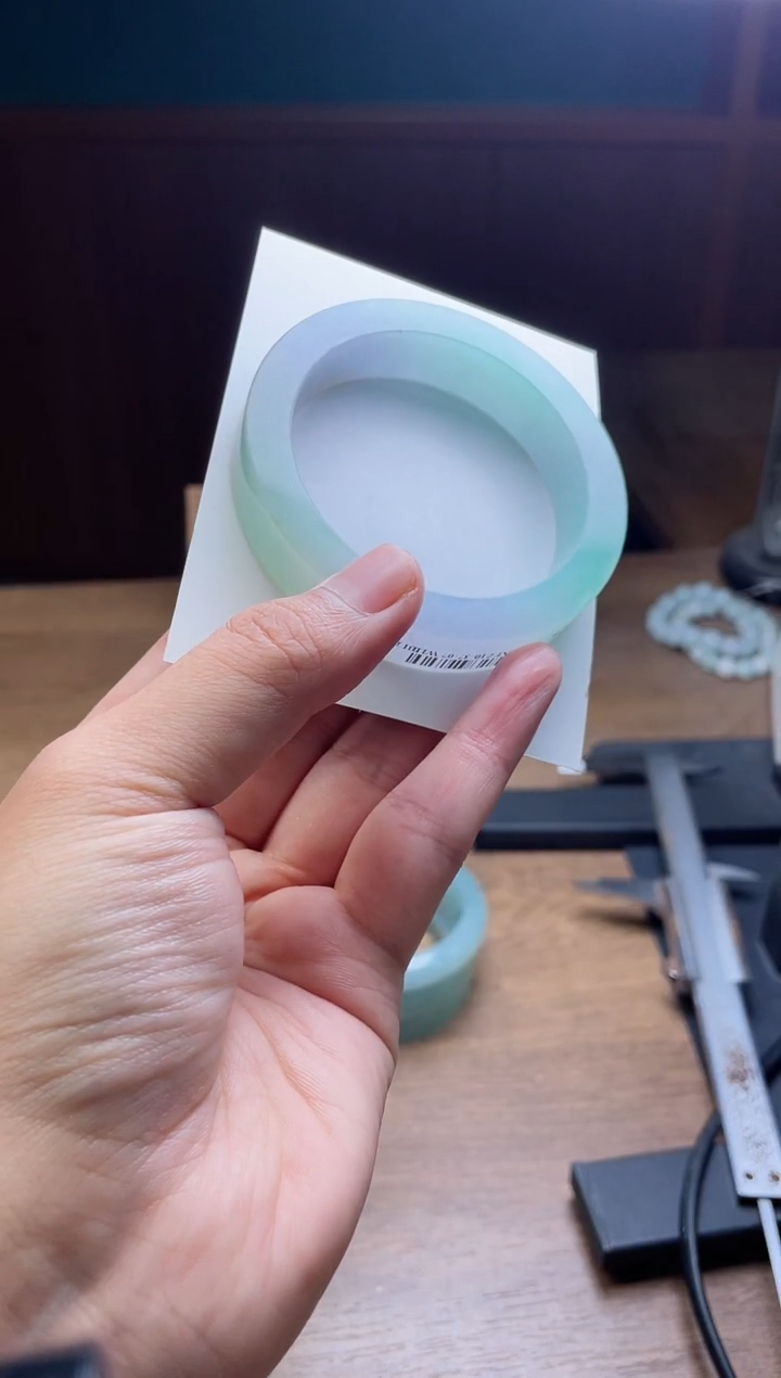 未镶嵌手镯定制翡翠狼*定制