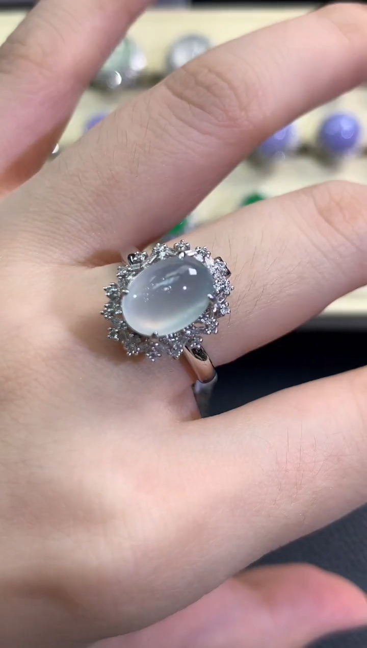 18K金镶嵌戒指翡翠春日珠宝 B81     