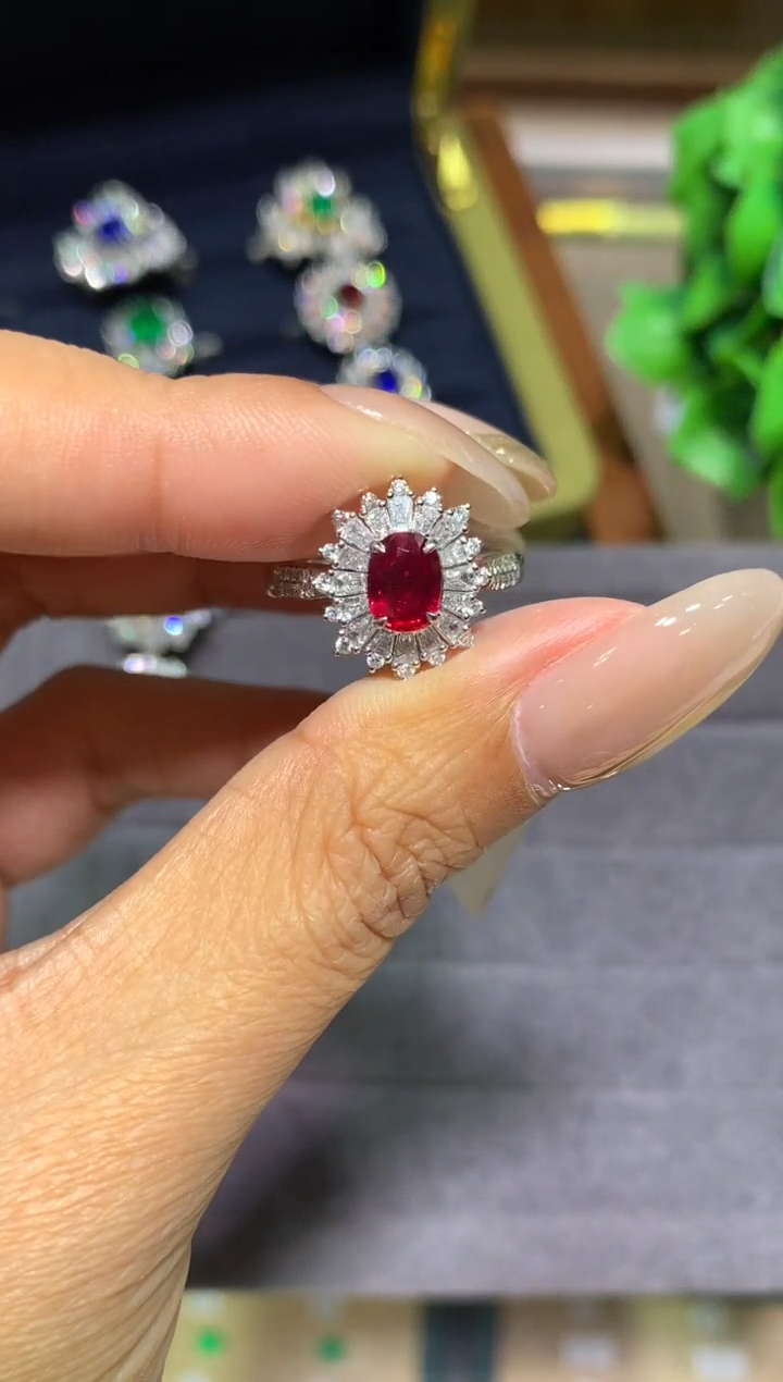 18K金镶嵌戒指红宝石1.04ct